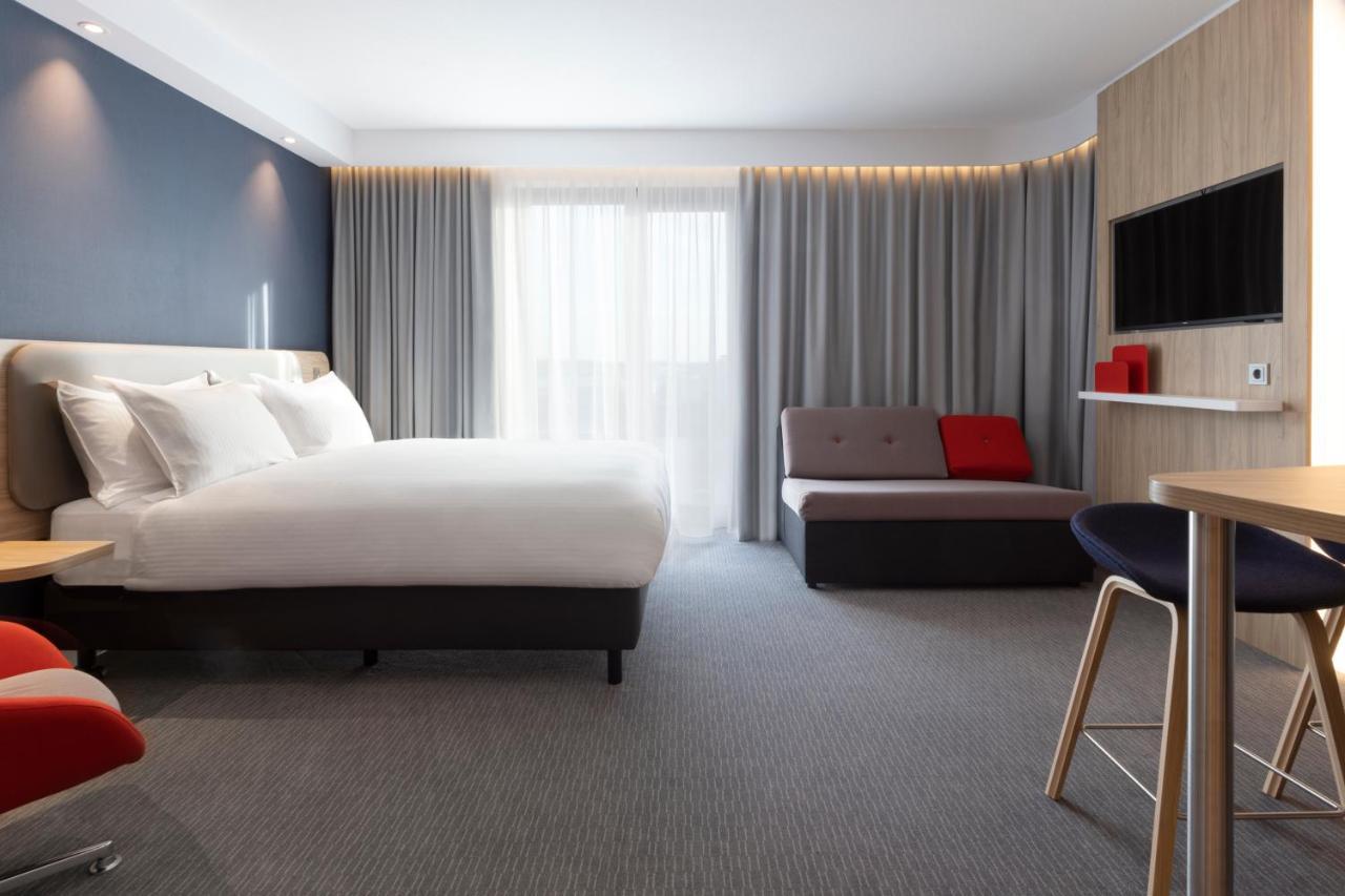 Express & - By Ihg 3*