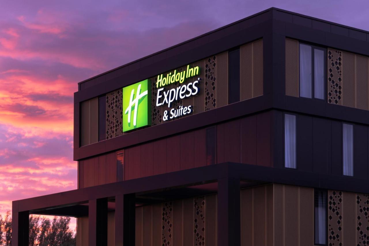 Express & - By Ihg Hotel